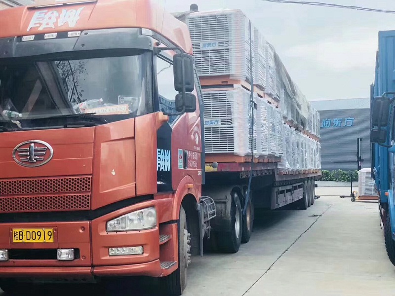 鋼結(jié)構(gòu)廠房通風(fēng)降溫方案、廠房車間通風(fēng)降溫方案、大型工業(yè)風(fēng)扇、物流倉儲大風(fēng)扇、大吊扇、工業(yè)風(fēng)扇、廠房車間降溫設(shè)備、廠房車間通風(fēng)設(shè)備、車間溫控設(shè)備、工業(yè)大吊扇、工業(yè)大風(fēng)扇、工業(yè)節(jié)能風(fēng)扇、湖北瑞兆偉業(yè)通風(fēng)降溫科技有限公司