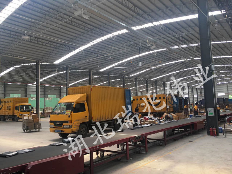工業(yè)大風扇、工業(yè)節(jié)能風扇、工業(yè)大吊扇、鋼結構廠房通風降溫方案、廠房車間通風降溫方案