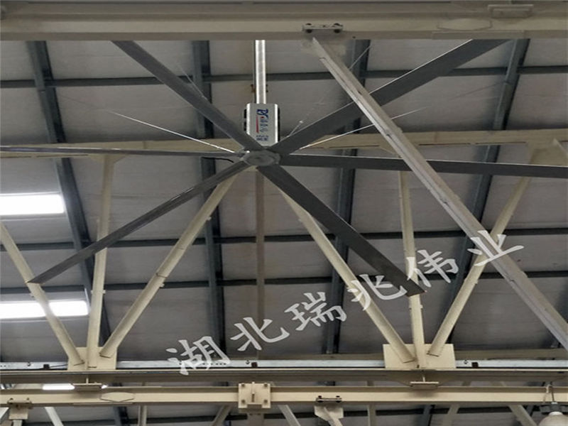工業(yè)大吊扇、工業(yè)大風(fēng)扇、工業(yè)節(jié)能風(fēng)扇、大型工業(yè)風(fēng)扇、廠房車間降溫通風(fēng)降溫設(shè)備