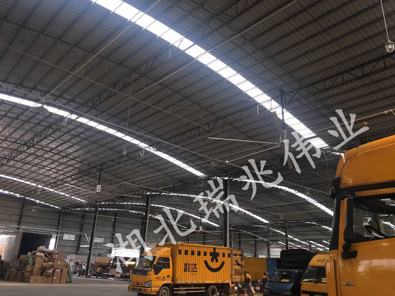 大型工業(yè)風(fēng)扇、工業(yè)大吊扇、工業(yè)大風(fēng)扇、工業(yè)節(jié)能風(fēng)扇、廠房車間通風(fēng)設(shè)備