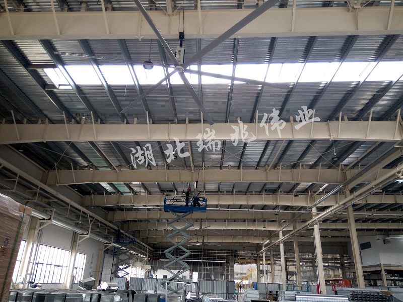瑞泰風工業(yè)大風扇，工業(yè)大風扇，瑞泰風大型工業(yè)風扇，高大廠房降溫通風，廠房降溫通風改善方案