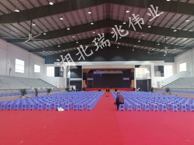瑞泰風(fēng)工業(yè)大風(fēng)扇，大型工業(yè)風(fēng)扇，工業(yè)大型風(fēng)扇、廠房降溫設(shè)備，扇機(jī)組合通風(fēng)降溫解決方案