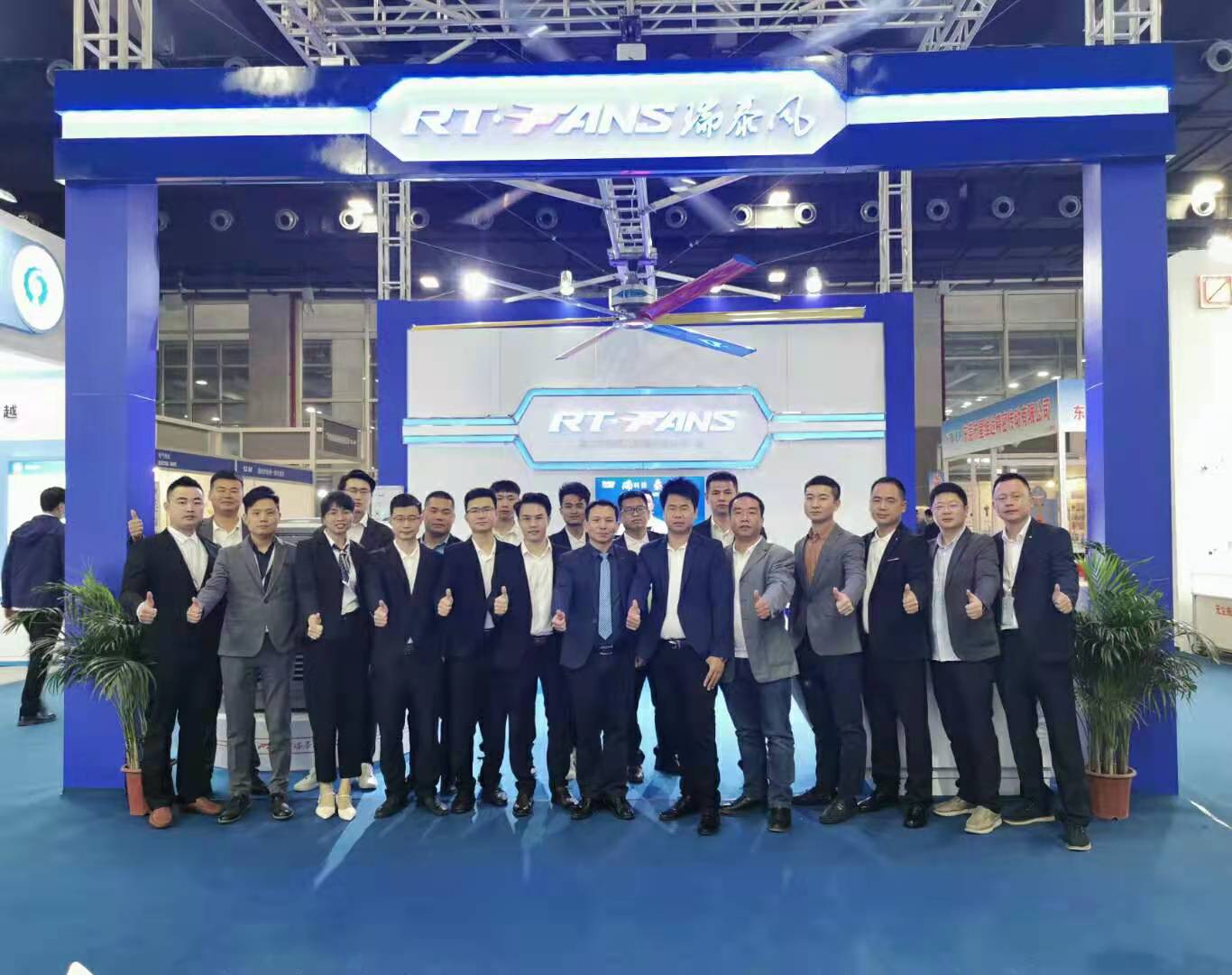 工業(yè)大風(fēng)扇_工業(yè)大吊扇_大型工業(yè)風(fēng)扇_通風(fēng)降溫效果_大型鋼構(gòu)廠房降溫_大型鐵皮廠房降溫 工業(yè)大風(fēng)扇_工業(yè)大吊扇_大型工業(yè)風(fēng)扇_通風(fēng)降溫效果_大型鋼構(gòu)廠房降溫_大型鐵皮廠房降溫