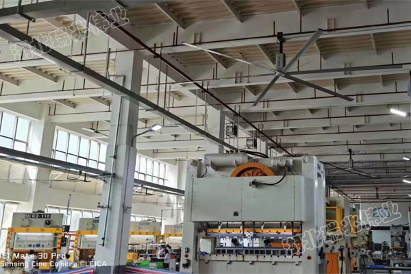 襄陽廠房降溫-襄陽車間降溫-工業(yè)大風(fēng)扇-大型工業(yè)風(fēng)扇-瑞泰風(fēng)工業(yè)大風(fēng)扇 襄陽廠房降溫-襄陽車間降溫-工業(yè)大風(fēng)扇-大型工業(yè)風(fēng)扇-瑞泰風(fēng)工業(yè)大風(fēng)扇