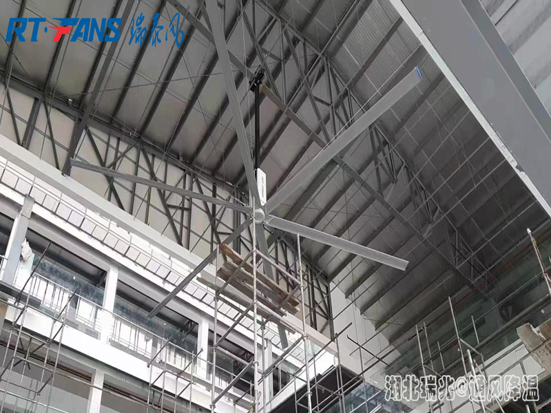 工業(yè)大風扇   廠房車間降溫  湖北工業(yè)大風扇  工業(yè)大吊扇  大型工業(yè)吊扇 工業(yè)大風扇   廠房車間降溫  湖北工業(yè)大風扇  工業(yè)大吊扇  大型工業(yè)吊扇