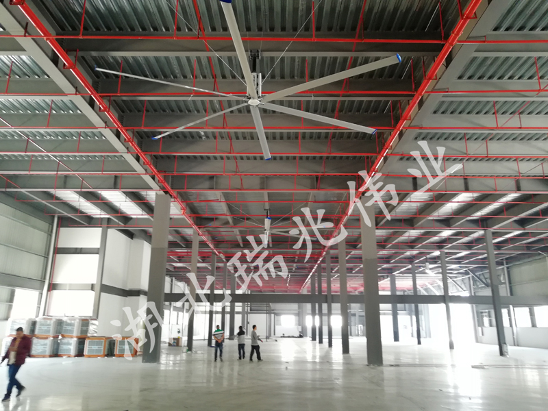瑞泰風工業(yè)大吊扇，是您調(diào)節(jié)廠房空氣必備的好幫手！一年四季皆可用！
