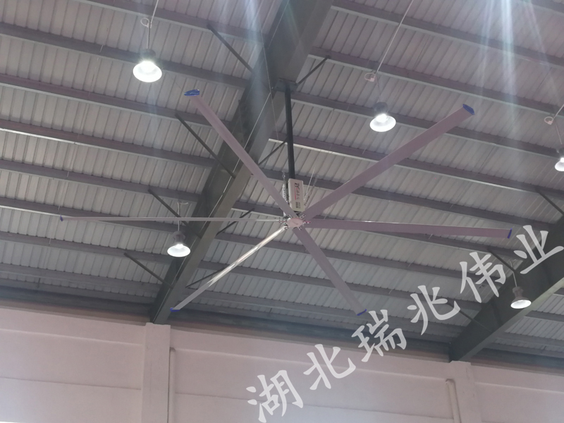 為什么大型廠房都愿意選擇瑞泰風(fēng)工業(yè)大風(fēng)扇？
