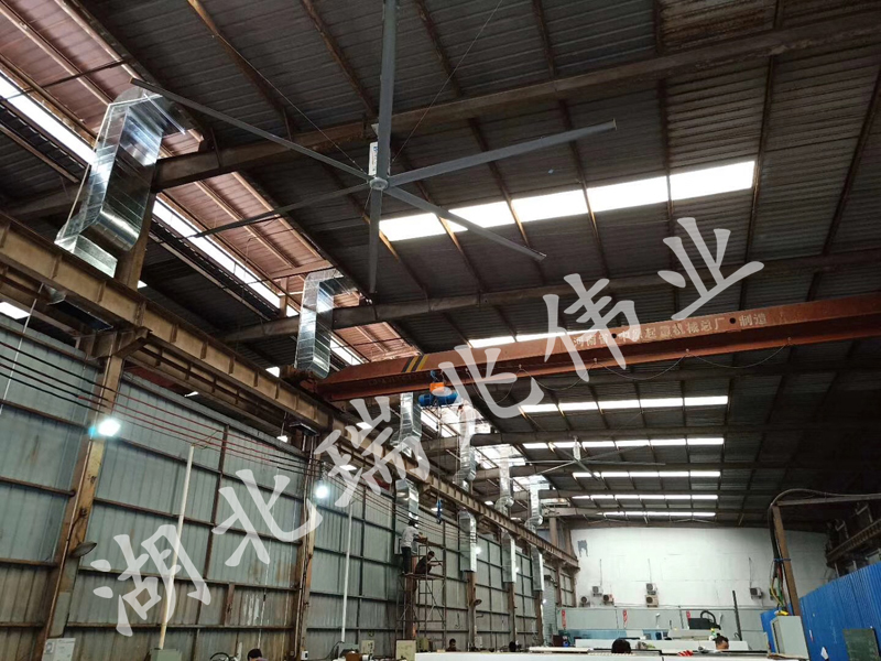 瑞泰風(fēng)大型工業(yè)風(fēng)扇是高大廠房車間夏季通風(fēng)降溫的必備神器！